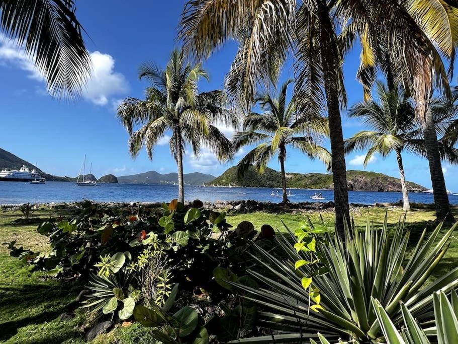 Bungalow Sucrier, Les Pieds Dans L'Eau テール・ド・オー エクステリア 写真