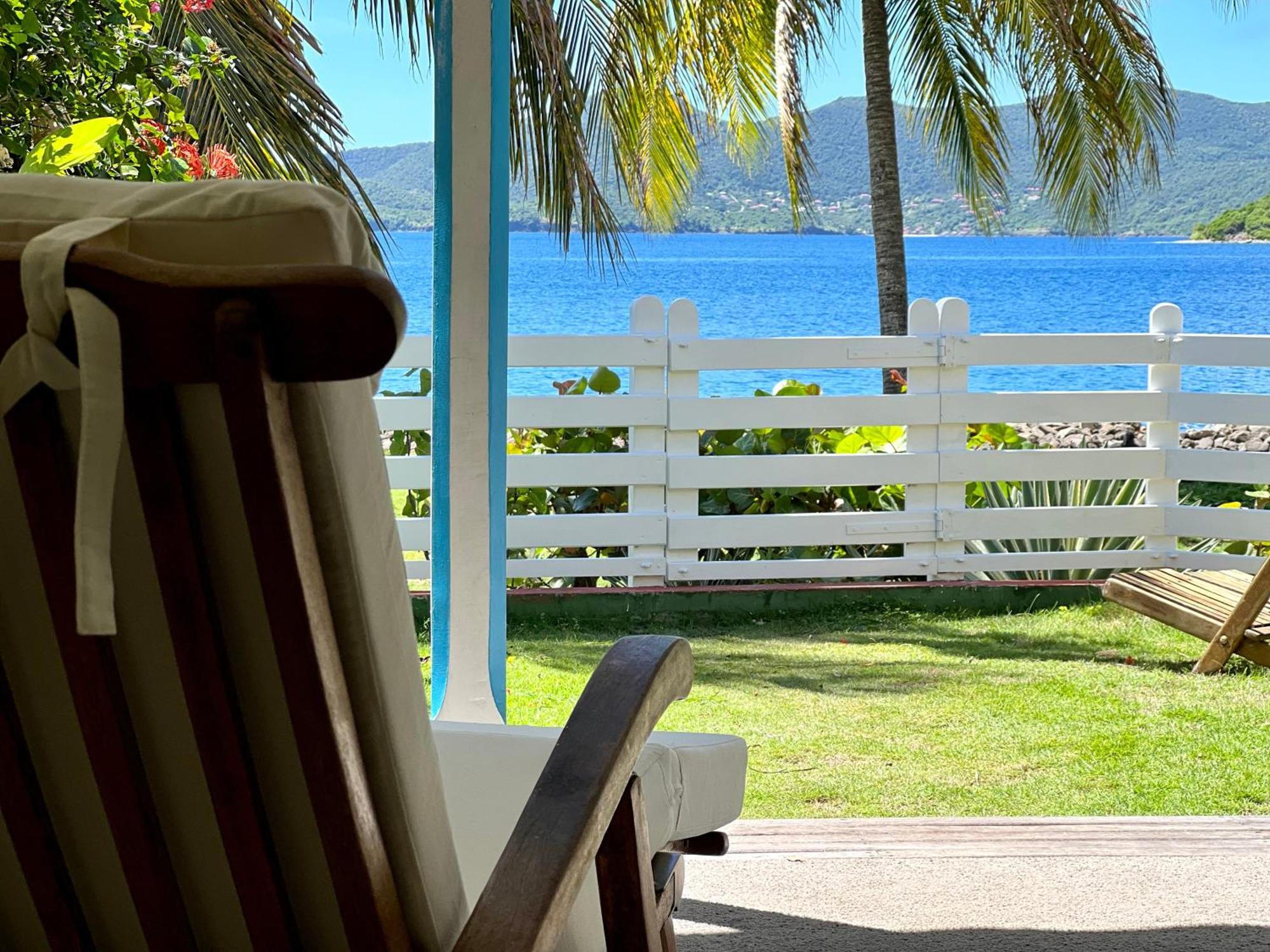 Bungalow Sucrier, Les Pieds Dans L'Eau テール・ド・オー エクステリア 写真